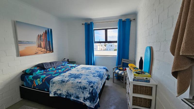 4 Bedroom Property for Sale in Golden Mile Western Cape